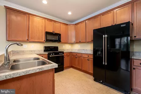 8013 Jean Ct #J-1, Pasadena, MD 21122 photo 9
