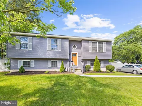 7774 Edgewood Ave, Pasadena, MD 21122 photo 3