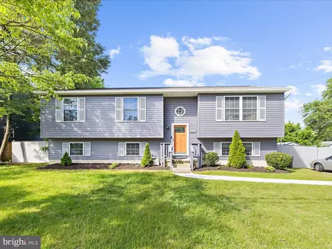 7774 Edgewood Ave, Pasadena, MD 21122 photo 4