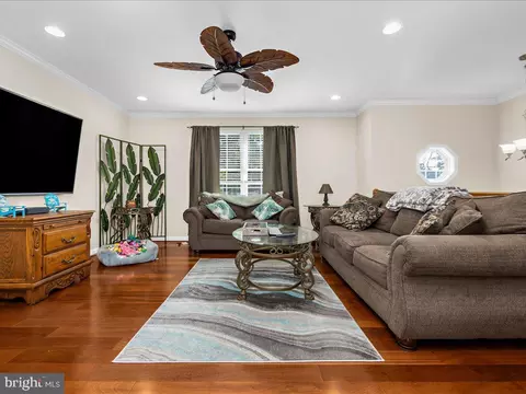 7774 Edgewood Ave, Pasadena, MD 21122 photo 6