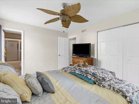 7774 Edgewood Ave, Pasadena, MD 21122 photo 18