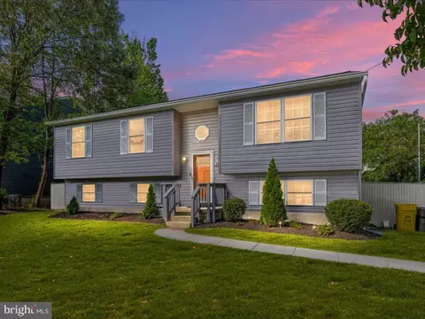 7774 Edgewood Ave, Pasadena, MD 21122