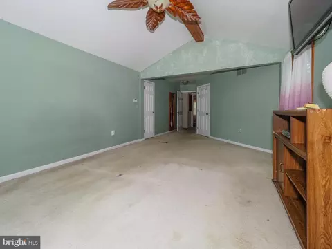 Entry Way - 427 Magothy Bridge Rd, Pasadena, MD 21122 photo 3 of 3
