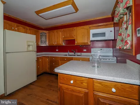 Kitchen - 427 Magothy Bridge Rd, Pasadena, MD 21122 photo 2 of 2