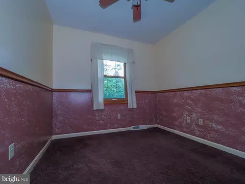 Bedroom - 427 Magothy Bridge Rd, Pasadena, MD 21122 photo 2 of 4