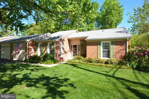 1028 Mastline Dr, Annapolis, MD 21401