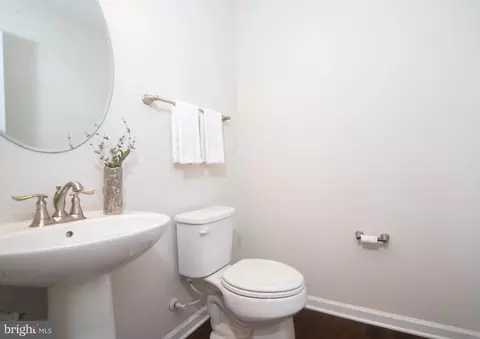 Entry Way - 2912 Glendale Ave, Hanover, MD 21076 photo 4 of 8