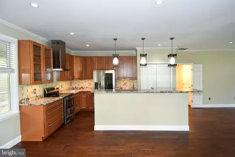 Kitchen - 1805 Glenarm Rd, Edgewater, MD 21037 photo 2 of 5