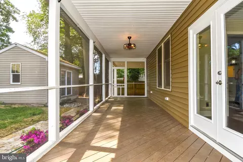 Exterior - 1805 Glenarm Rd, Edgewater, MD 21037 photo 6 of 10