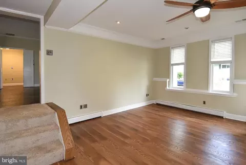 Living - 1805 Glenarm Rd, Edgewater, MD 21037 photo 8 of 10