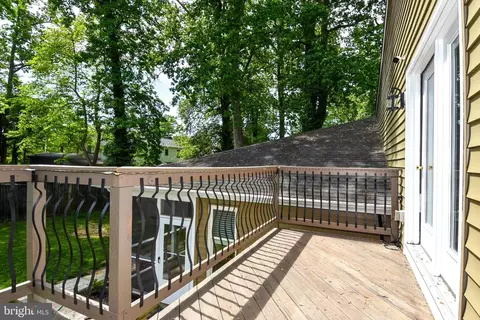 Exterior - 1805 Glenarm Rd, Edgewater, MD 21037 photo 4 of 10