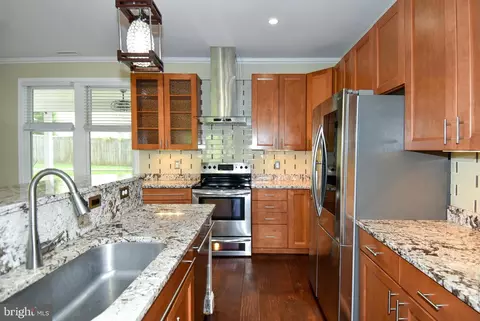 Kitchen - 1805 Glenarm Rd, Edgewater, MD 21037 photo 4 of 5