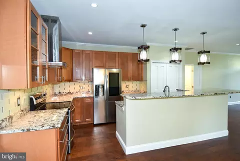 Kitchen - 1805 Glenarm Rd, Edgewater, MD 21037 photo 3 of 5
