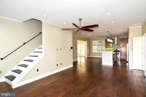 Living - 1805 Glenarm Rd, Edgewater, MD 21037 photo 2 of 10