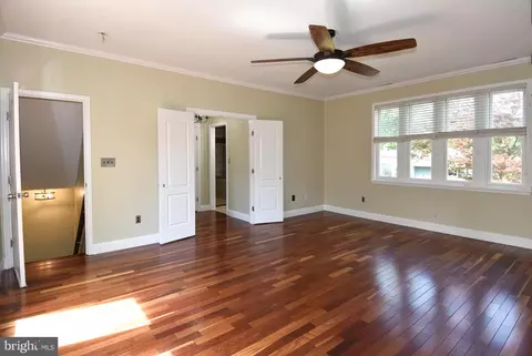 Living - 1805 Glenarm Rd, Edgewater, MD 21037 photo 9 of 10
