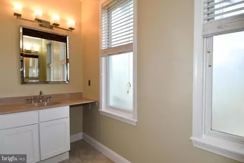 Bath - 1805 Glenarm Rd, Edgewater, MD 21037 photo 7 of 8