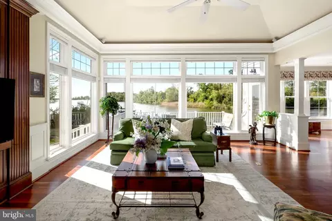 Living - 258 Providence Rd, Annapolis, MD 21409 photo 1 of 4