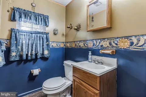 Entry Way - 320 Cambridge Rd, Pasadena, MD 21122 photo 5 of 5