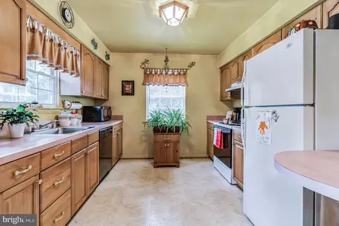 Kitchen - 320 Cambridge Rd, Pasadena, MD 21122 photo 1 of 3