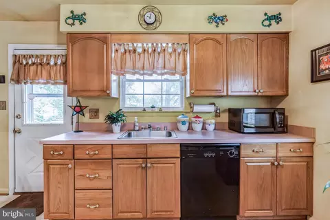 Kitchen - 320 Cambridge Rd, Pasadena, MD 21122 photo 3 of 3