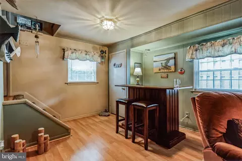 Entry Way - 320 Cambridge Rd, Pasadena, MD 21122 photo 4 of 5