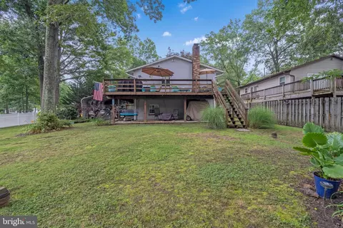 Exterior - 320 Cambridge Rd, Pasadena, MD 21122 photo 5 of 6