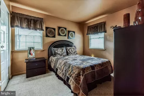 Bedroom - 320 Cambridge Rd, Pasadena, MD 21122 photo 3 of 6