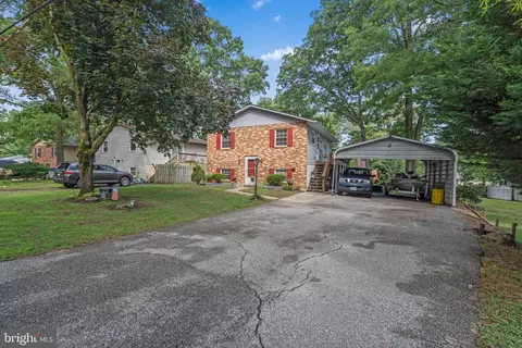 320 Cambridge Rd, Pasadena, MD 21122