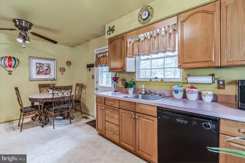 Kitchen - 320 Cambridge Rd, Pasadena, MD 21122 photo 2 of 3