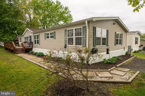 95 Mary Lou Dr, Lothian, MD 20711