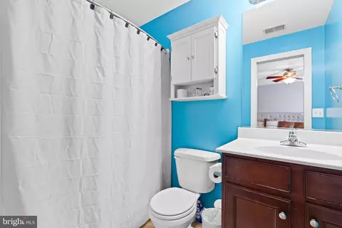 Bath - 718 208th St, Pasadena, MD 21122 photo 1 of 3