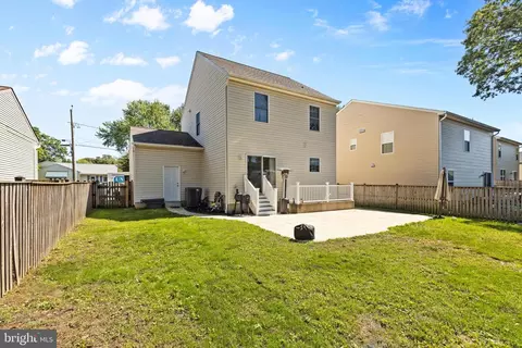 Exterior - 718 208th St, Pasadena, MD 21122 photo 2 of 4