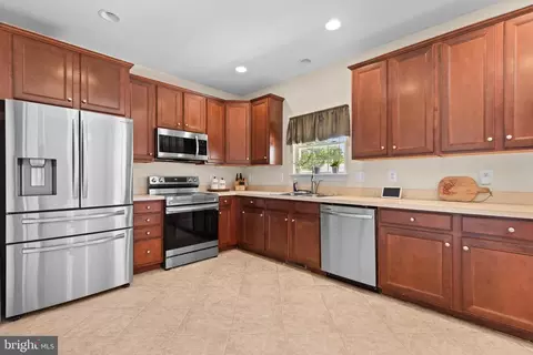 Kitchen - 718 208th St, Pasadena, MD 21122 photo 1 of 2