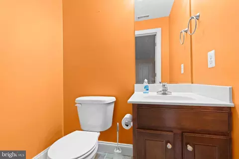 Bath - 718 208th St, Pasadena, MD 21122 photo 3 of 3