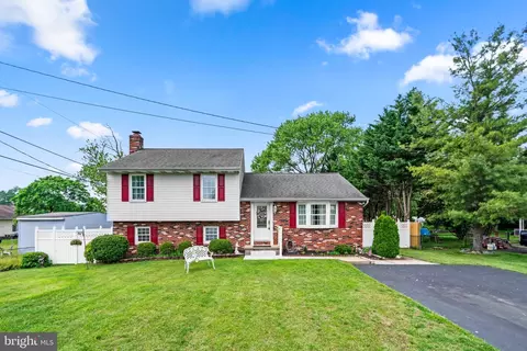908 Mark Rd, Baltimore Highlands, MD 21225 photo 1