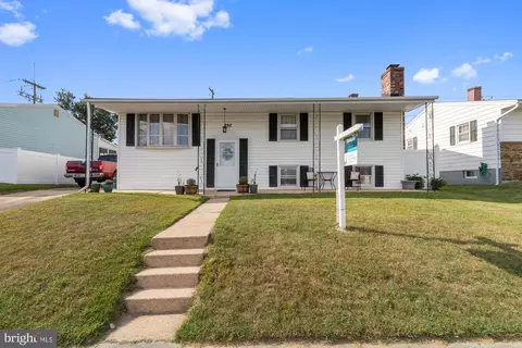898 Gordon Dr, Glen Burnie, MD 21061