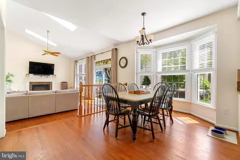 1814 Stonegate Ave, Crofton, MD 21114 photo 4