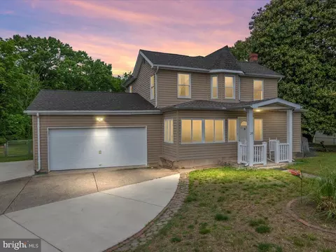 210 6th Ave NE, Glen Burnie, MD 21060