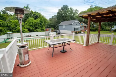 Exterior - 8385 Bodkin Ave, Pasadena, MD 21122 photo 10 of 14