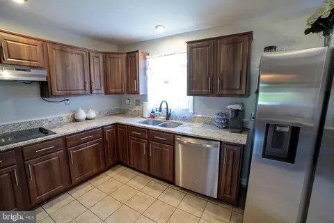 Kitchen - 8385 Bodkin Ave, Pasadena, MD 21122 photo 3 of 3