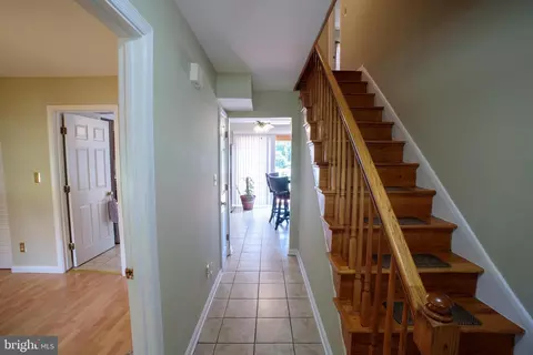 Entry Way - 8385 Bodkin Ave, Pasadena, MD 21122 photo 4 of 9
