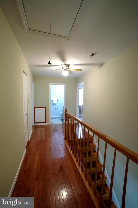 Entry Way - 8385 Bodkin Ave, Pasadena, MD 21122 photo 6 of 9