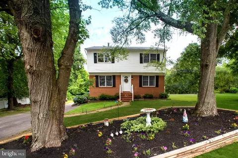 Exterior - 8385 Bodkin Ave, Pasadena, MD 21122 photo 8 of 14