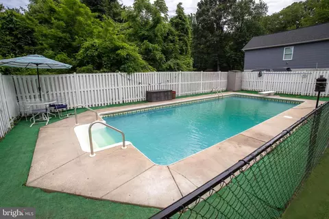 Exterior - 8385 Bodkin Ave, Pasadena, MD 21122 photo 12 of 14