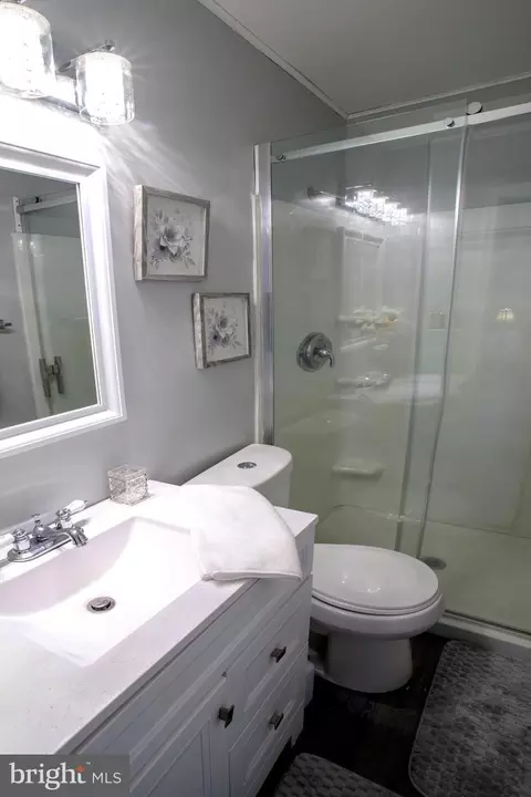 Bath - 8385 Bodkin Ave, Pasadena, MD 21122 photo 1 of 4