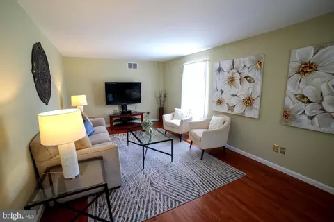 Living - 8385 Bodkin Ave, Pasadena, MD 21122 photo 2 of 3