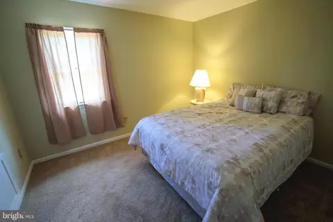 Bedroom - 8385 Bodkin Ave, Pasadena, MD 21122 photo 4 of 7