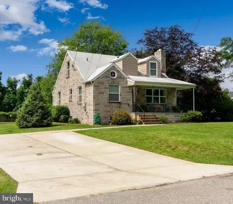 1207 Meadow View Rd, Pasadena, MD 21122