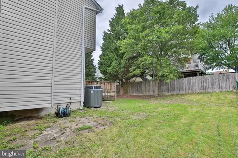 7853 Kings Bench Pl, Pasadena, MD 21122 photo 32
