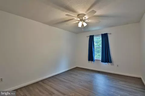 7853 Kings Bench Pl, Pasadena, MD 21122 photo 24